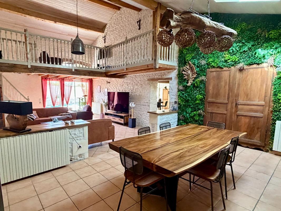 3 bedroom maison in Haimps, Charente-Maritime, France