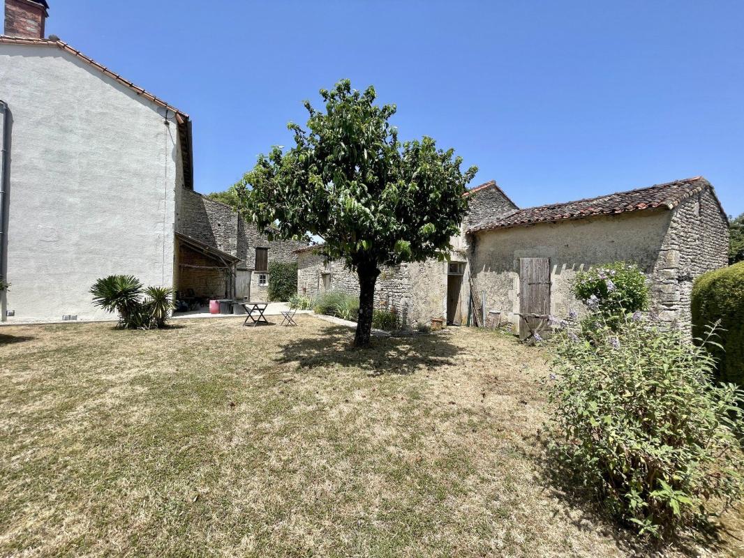 3 bedroom propriete in Loubille, Deux-Sèvres, France