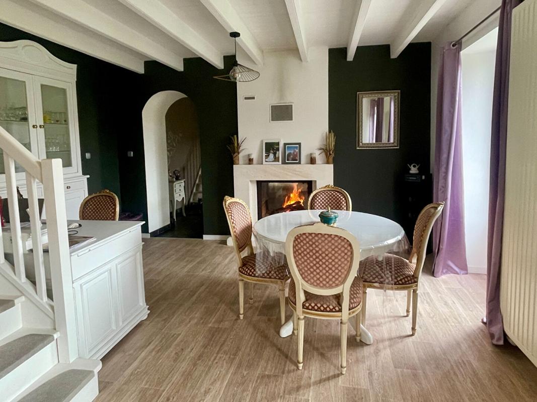 5 bedroom maison in Villefollet, Deux-Sèvres, France