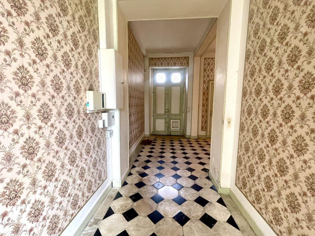 5 bedroom hotel particulier in Saintes, Charente-Maritime, France