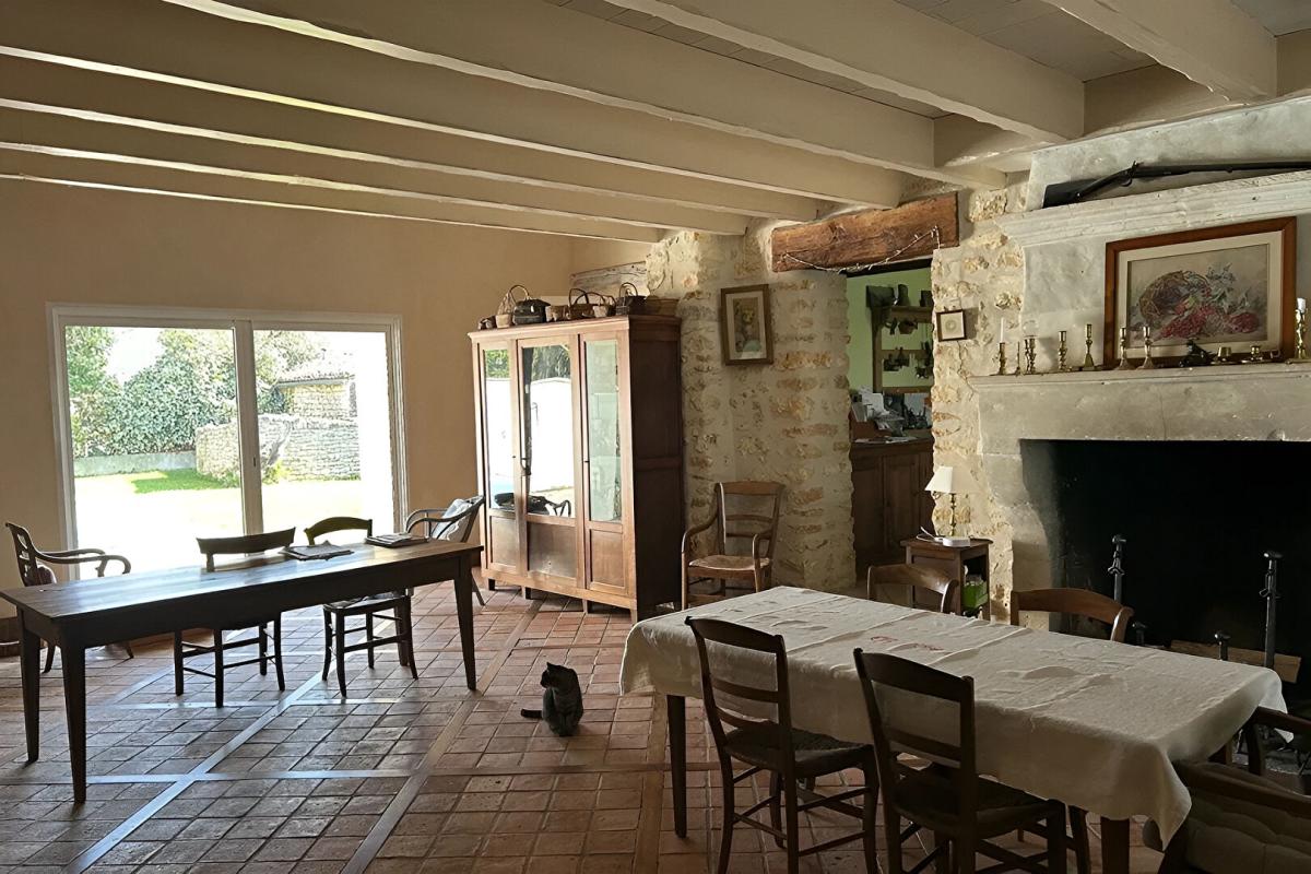 5 bedroom longere in Romegoux, Charente-Maritime, France