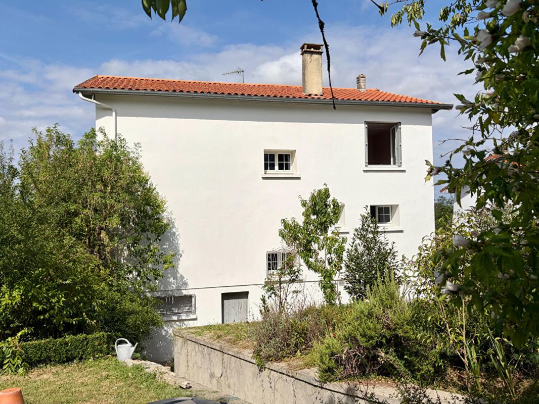 4 bedroom maison in Saintes, Charente-Maritime, France