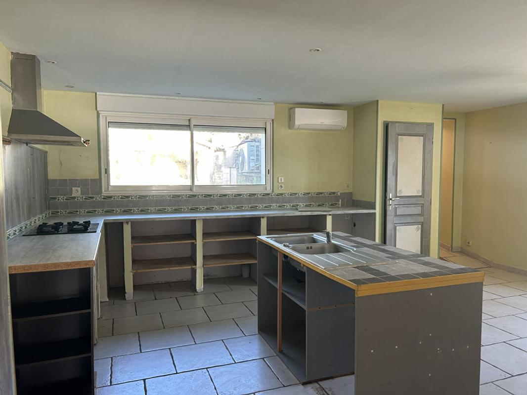 2 bedroom maison de village in Mazeray, Charente-Maritime, France