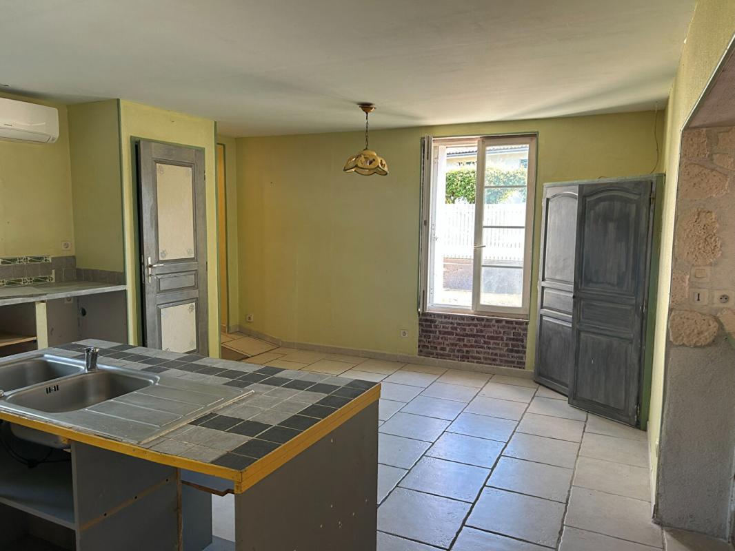 2 bedroom maison de village in Mazeray, Charente-Maritime, France