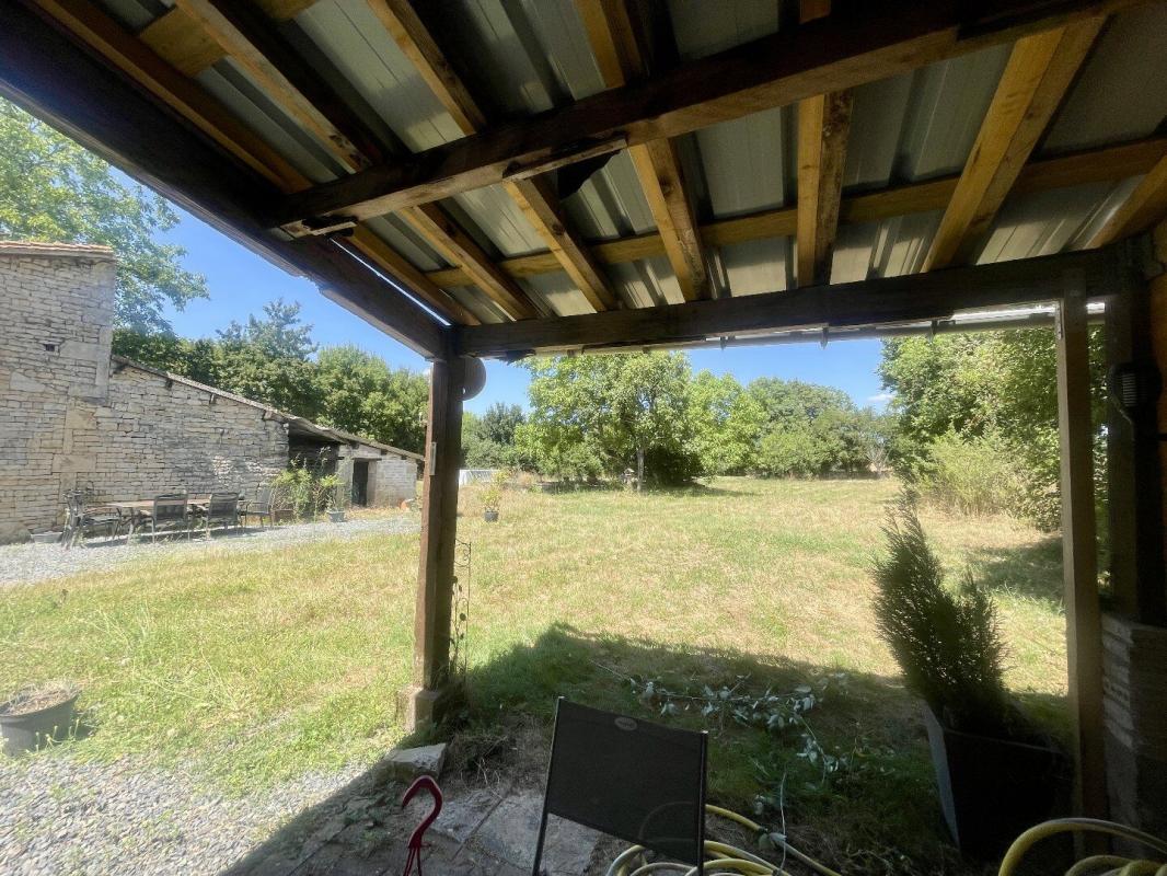 3 bedroom maison en pierres in Valdelaume, Deux-Sèvres, France