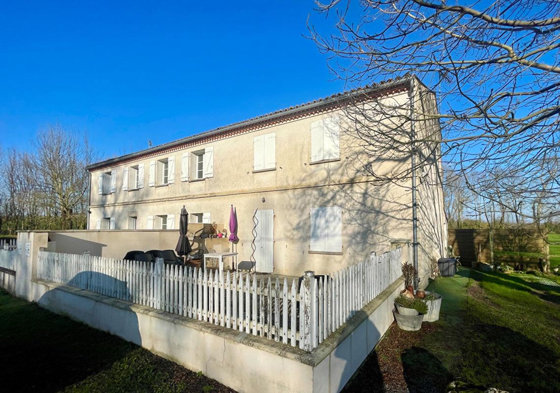 6 bedroom moulin in Nere, Charente-Maritime, France