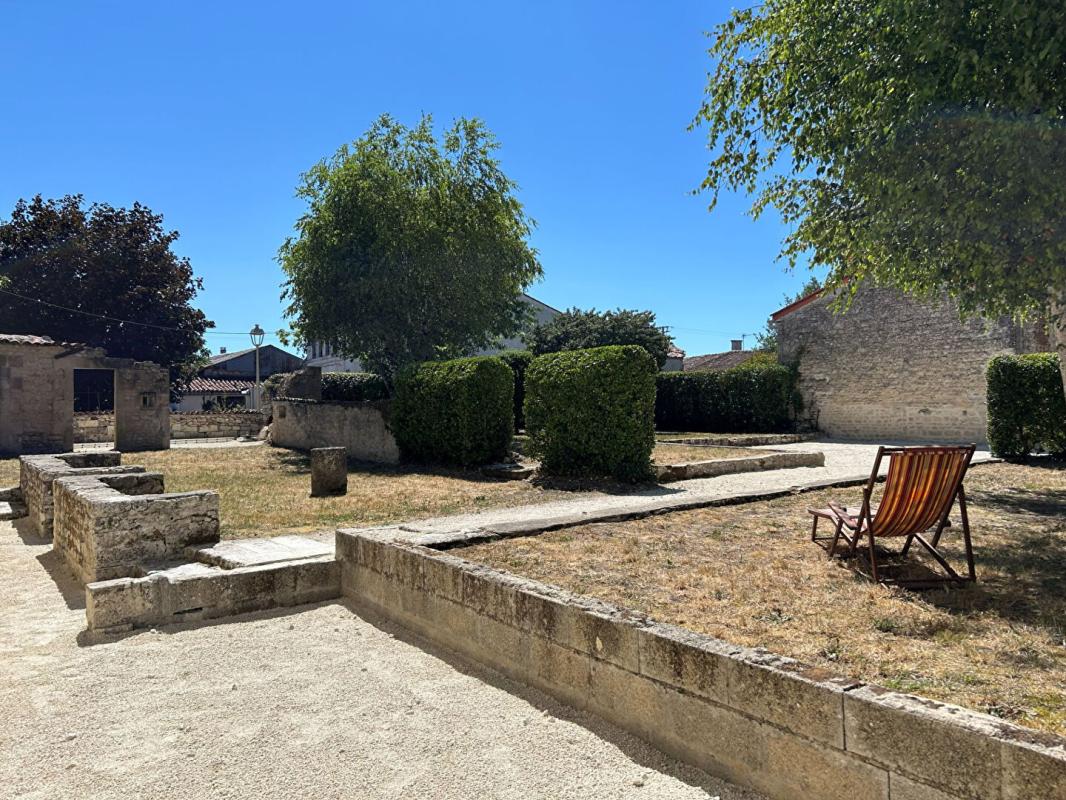 4 bedroom maison in Nere, Charente-Maritime, France