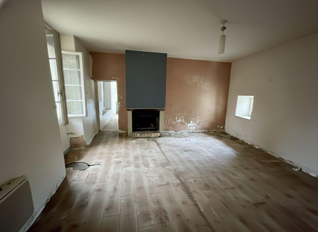 3 bedroom maison a renover in Aumagne, Charente-Maritime, France