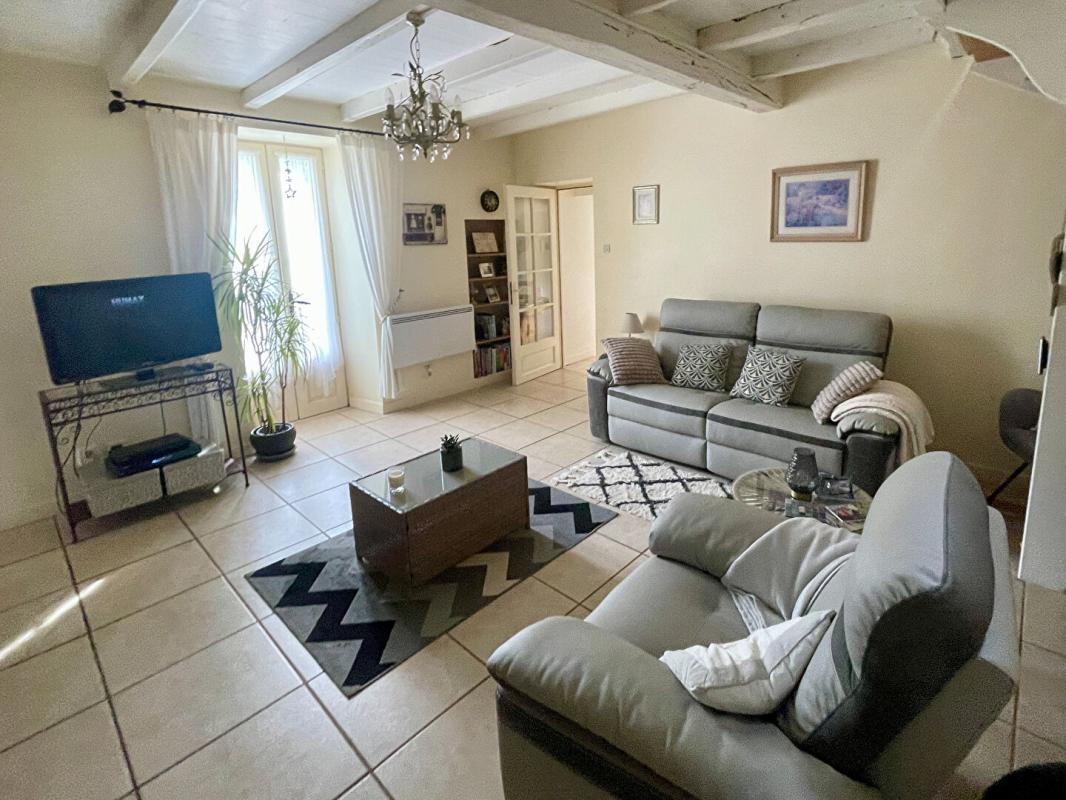 2 bedroom maison in Bresdon, Charente-Maritime, France