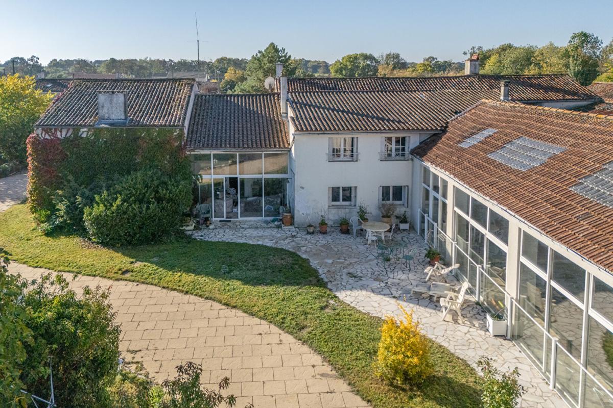 6 bedroom propriete in Saint Mard, Charente-Maritime, France