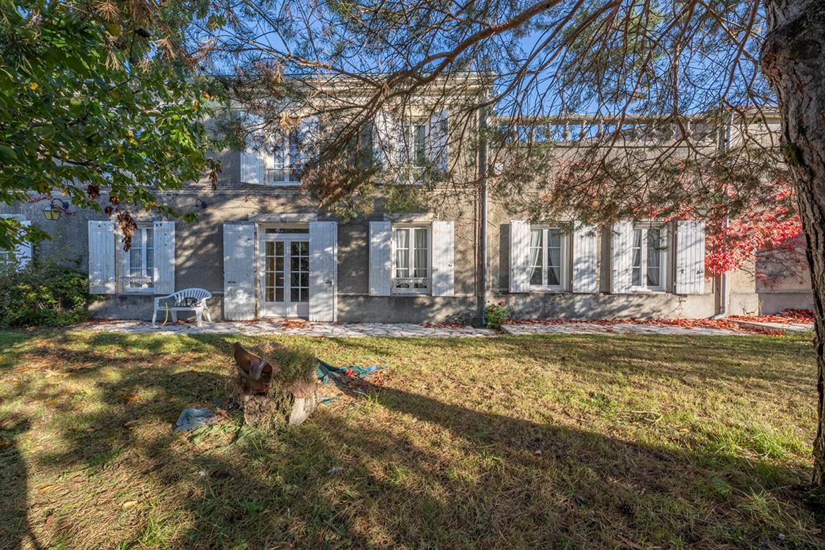 6 bedroom propriete in Saint Mard, Charente-Maritime, France