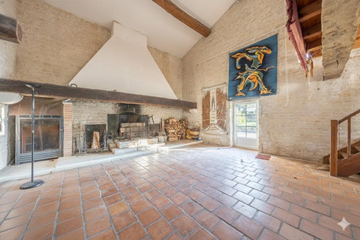 6 bedroom propriete in Saint Mard, Charente-Maritime, France