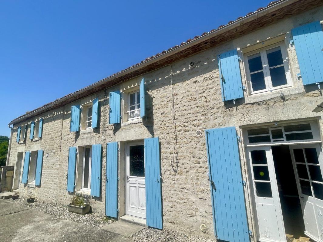 4 bedroom maison de village in Loulay, Charente-Maritime, France