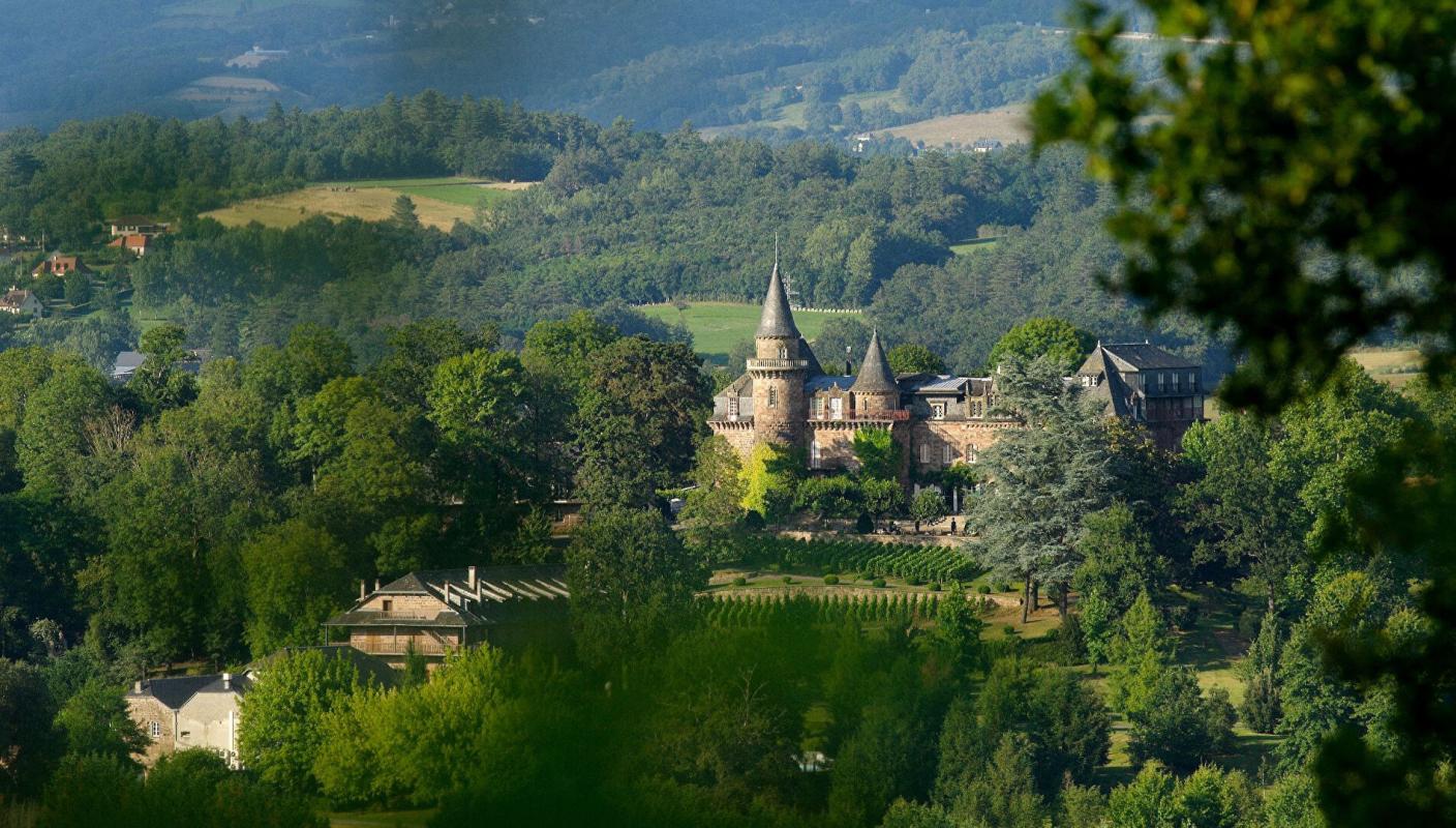 36 bedroom chateau in Varetz, Corrèze, France
