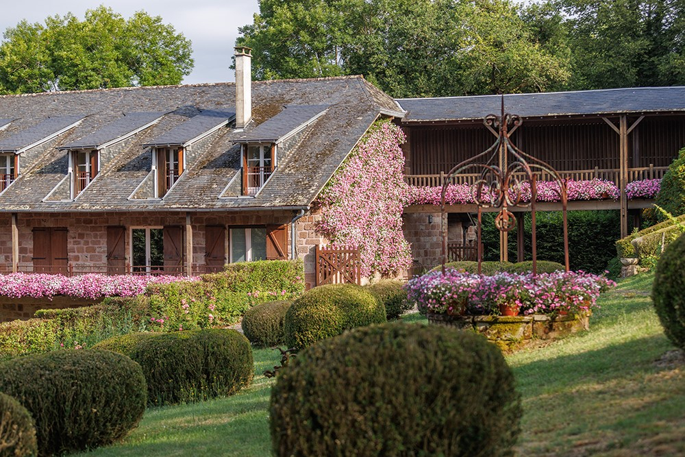 36 bedroom chateau in Varetz, Corrèze, France