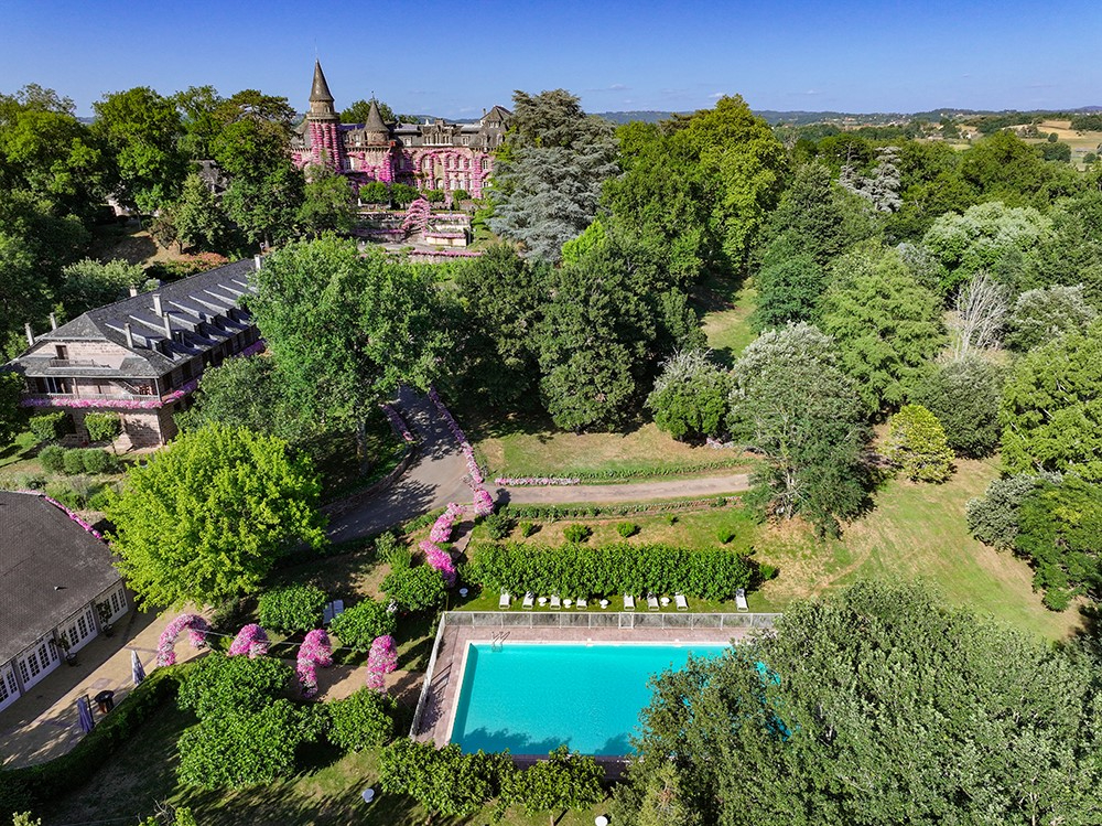 36 bedroom chateau in Varetz, Corrèze, France