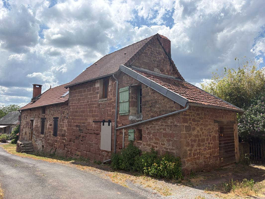 4 bedroom maison in Louignac, Corrèze, France