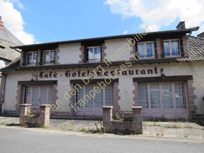 5 bedroom maison de village in Varetz, Corrèze, France
