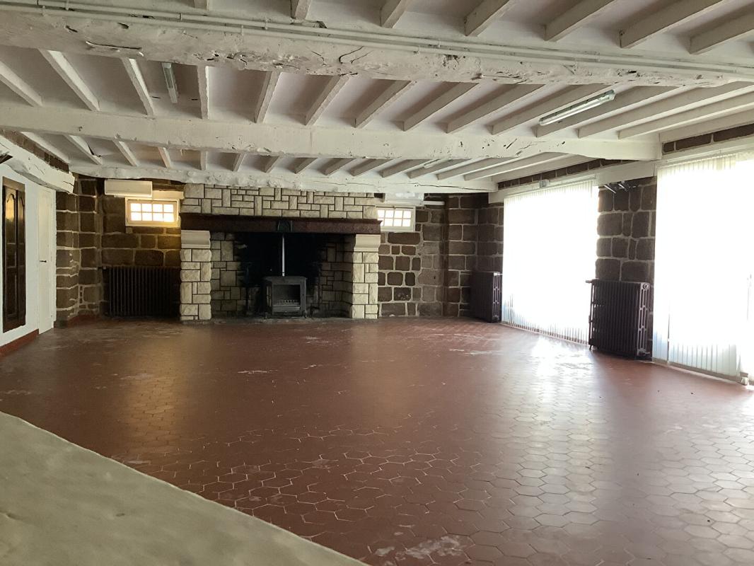 5 bedroom maison de village in Varetz, Corrèze, France