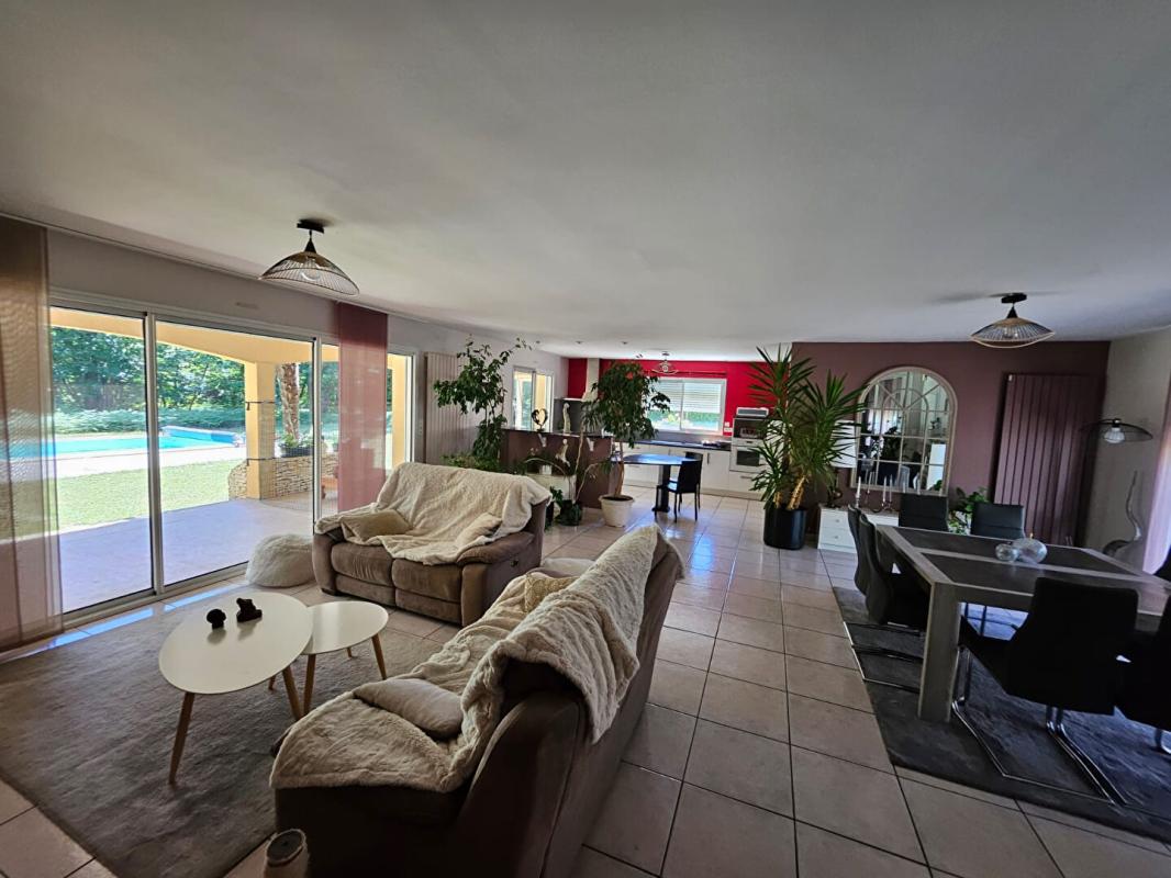4 bedroom maison in Marsac Sur L Isle, Dordogne, France