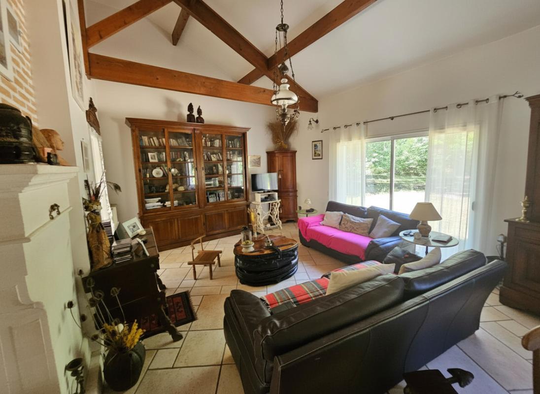 4 bedroom maison in Sainte Pierre De Chignac, Dordogne, France