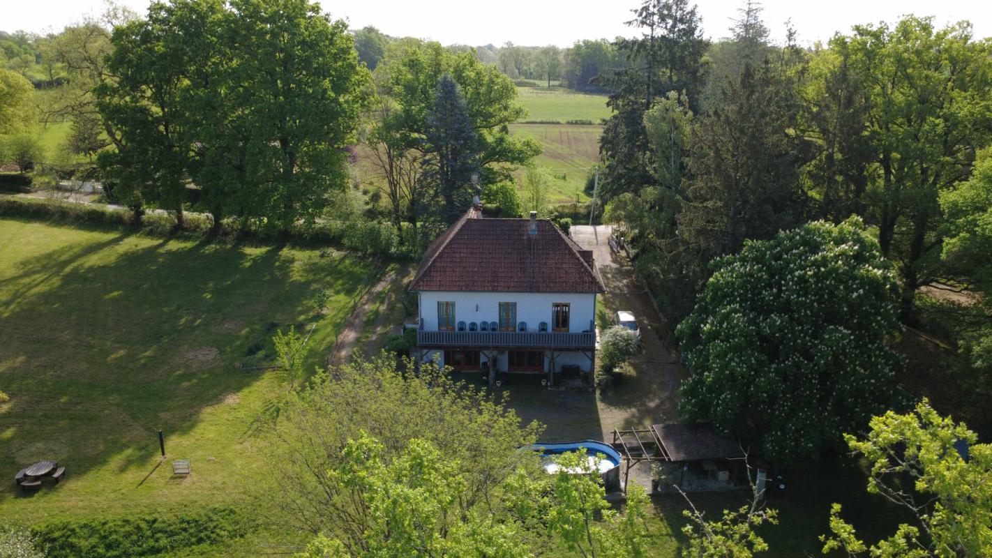 5 bedroom maison in Pressac, Vienne, France