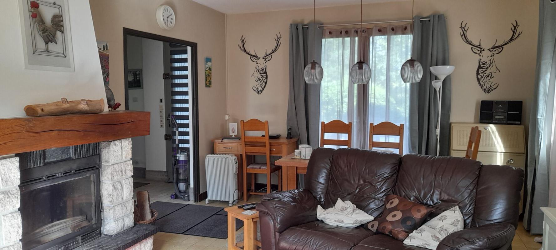 5 bedroom maison in Pressac, Vienne, France