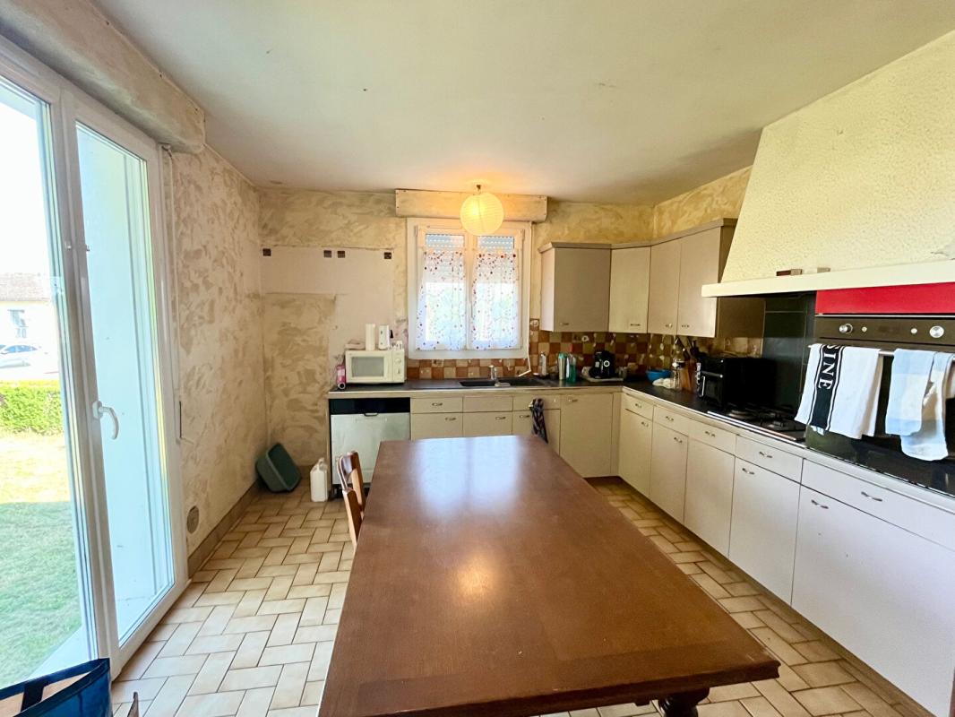 3 bedroom maison in Pressac, Vienne, France