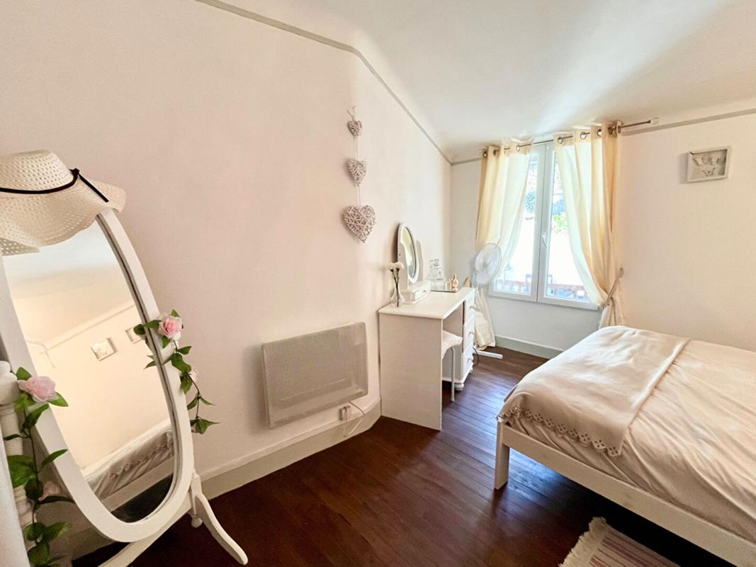2 bedroom maison en pierres in L Isle Jourdain, Vienne, France