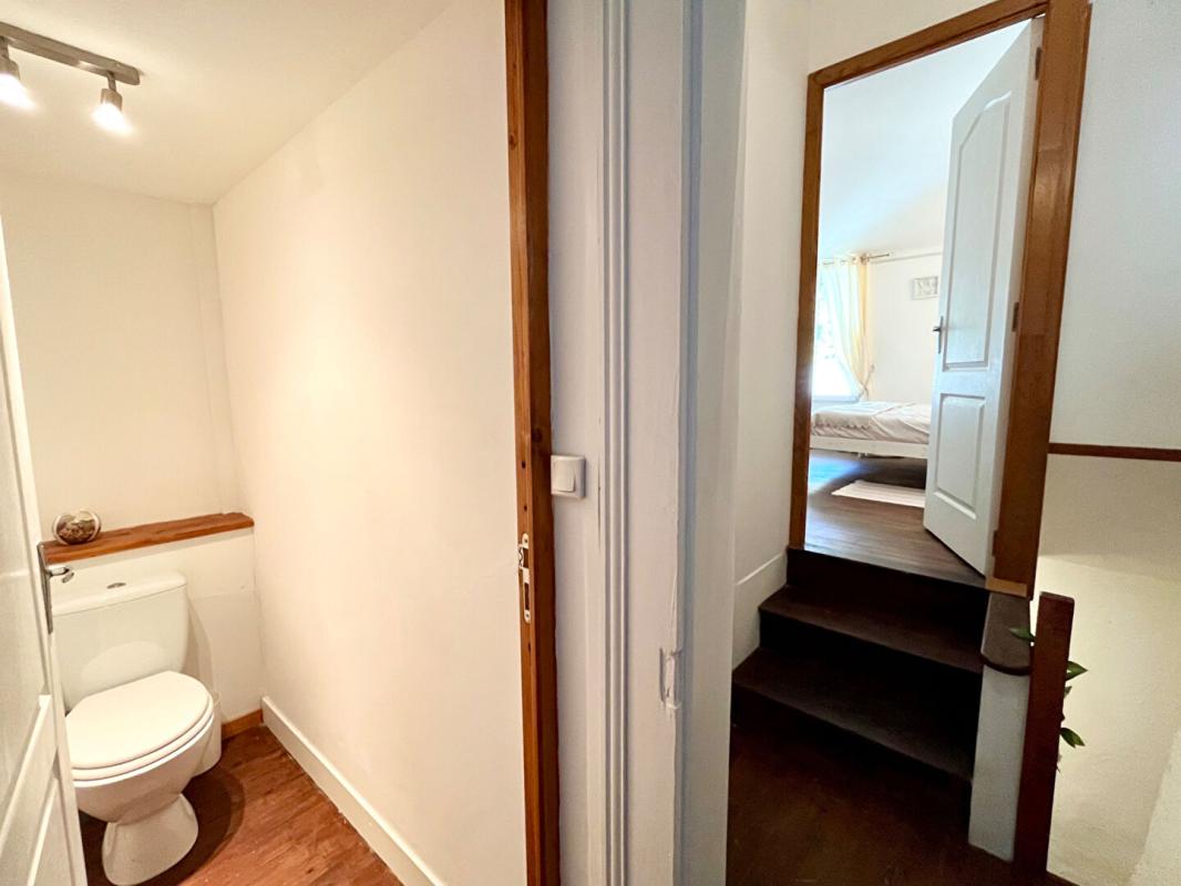 2 bedroom maison en pierres in L Isle Jourdain, Vienne, France