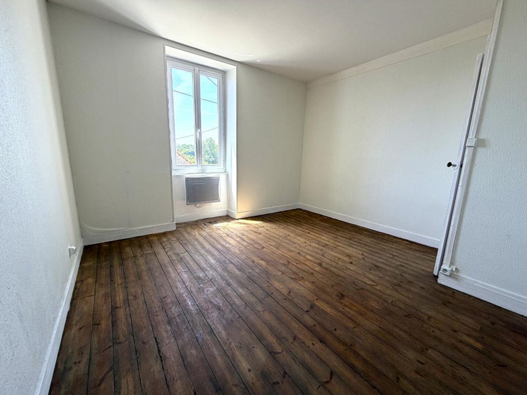 2 bedroom maison de campagne in Saint Claud, Charente, France