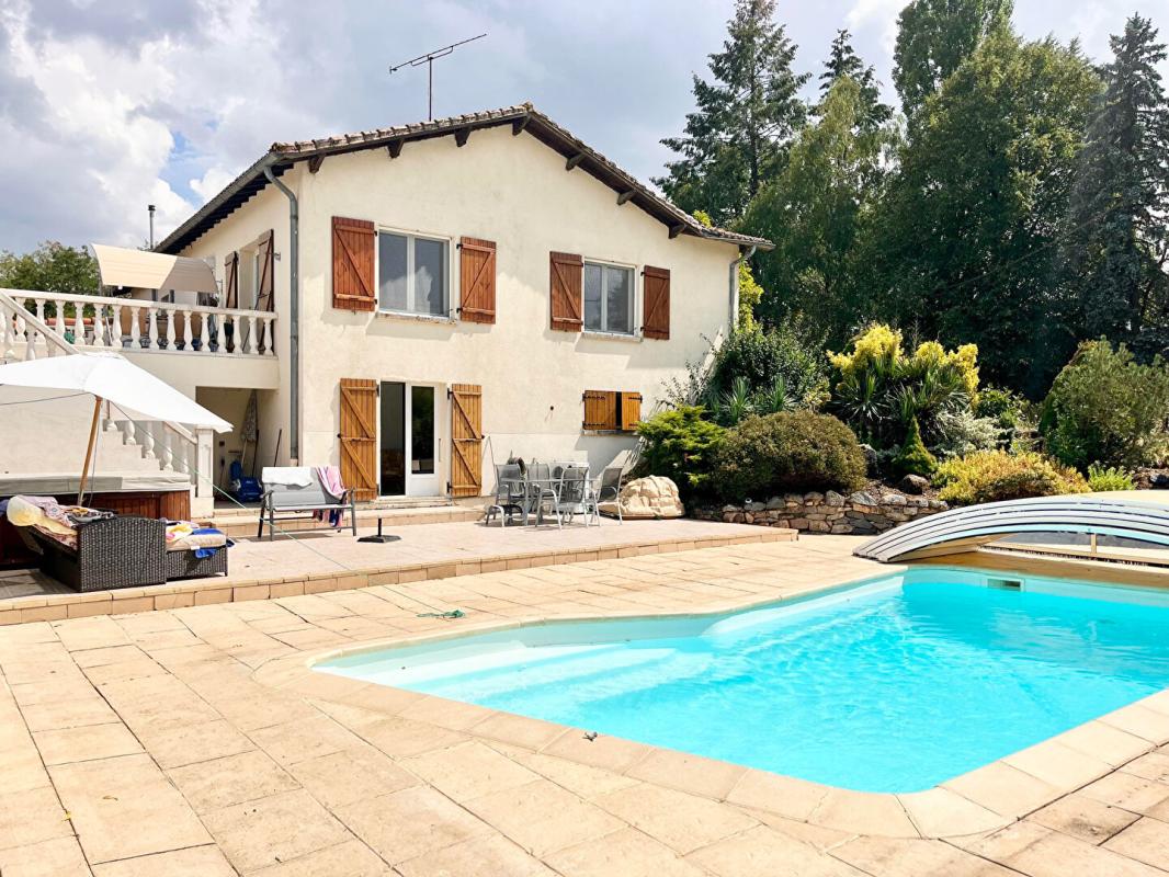 4 bedroom propriete in Oradour Fanais, Charente, France