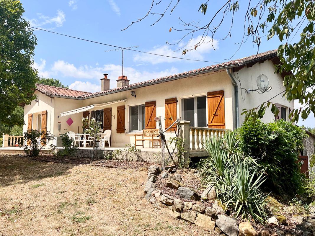 4 bedroom propriete in Oradour Fanais, Charente, France