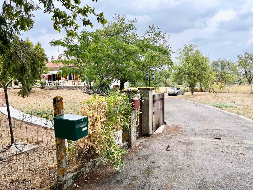 4 bedroom propriete in Oradour Fanais, Charente, France