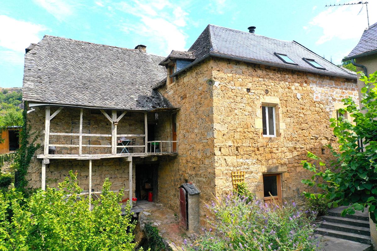 6 bedroom maison in Salles La Source, Aveyron, France