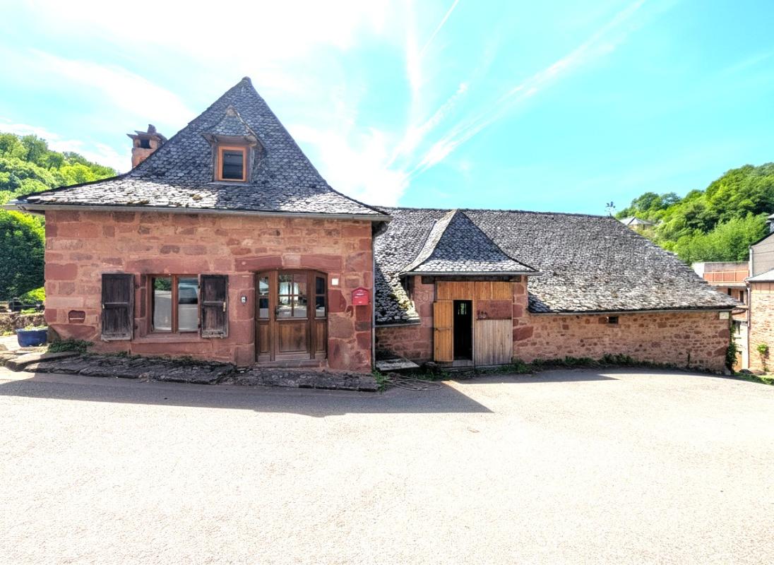 3 bedroom maison in Villecomtal, Aveyron, France
