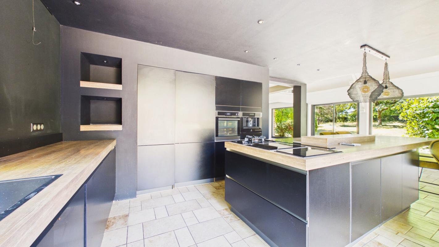 4 bedroom villa in Salles La Source, Aveyron, France
