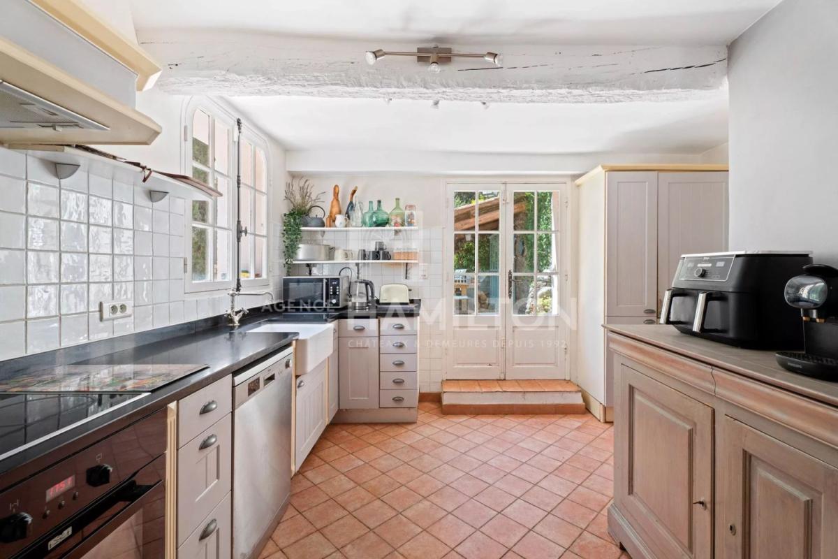 5 bedroom villa in Grasse, Alpes-Maritimes, France