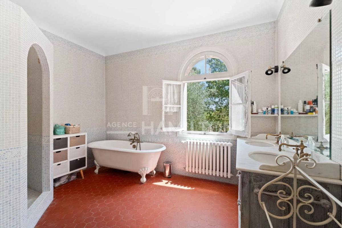 5 bedroom villa in Grasse, Alpes-Maritimes, France