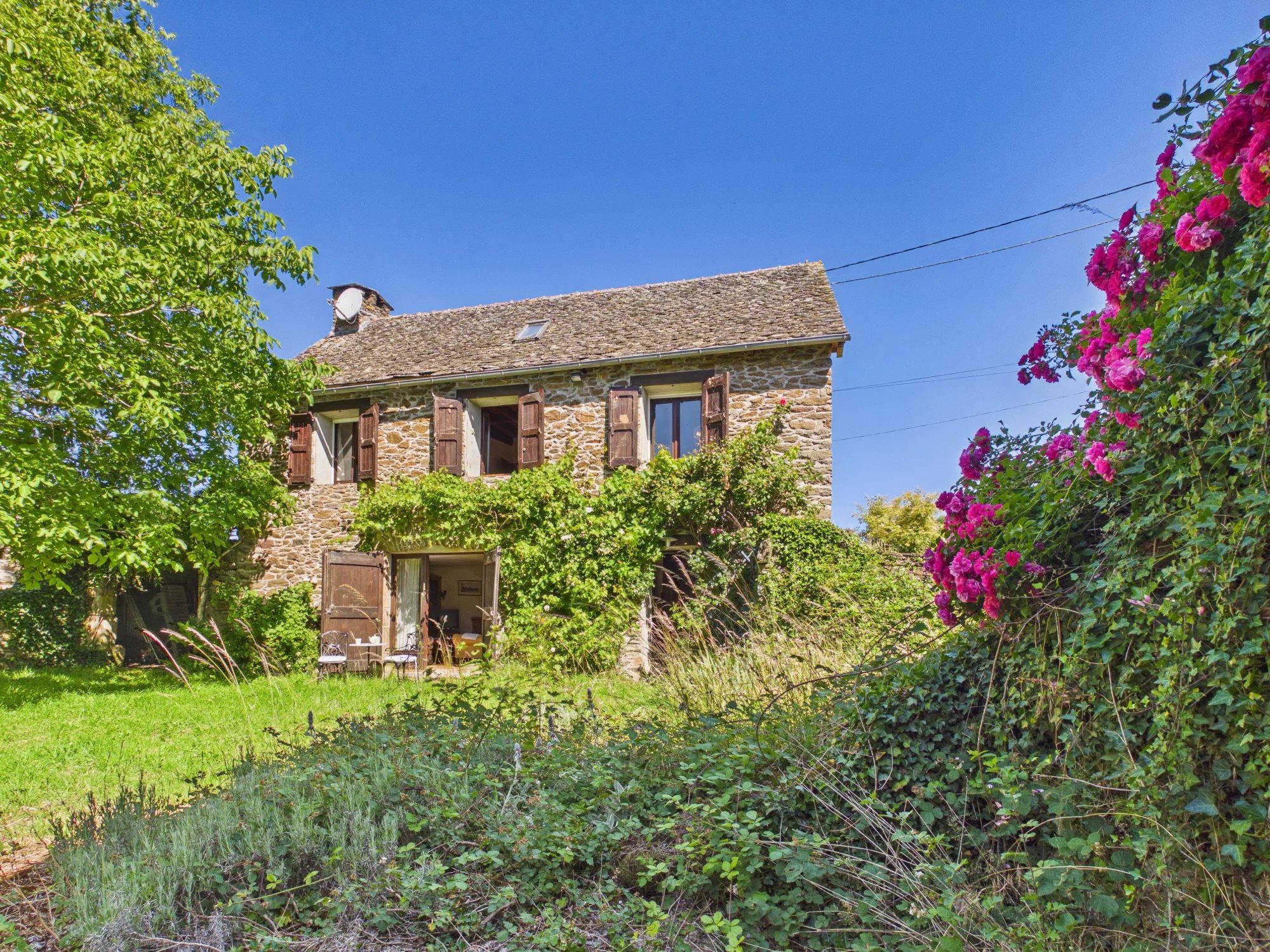 Charming 3-Bedroom Stone House in Lescure-Jaoul, Midi-Pyrénées – France – BVI84300