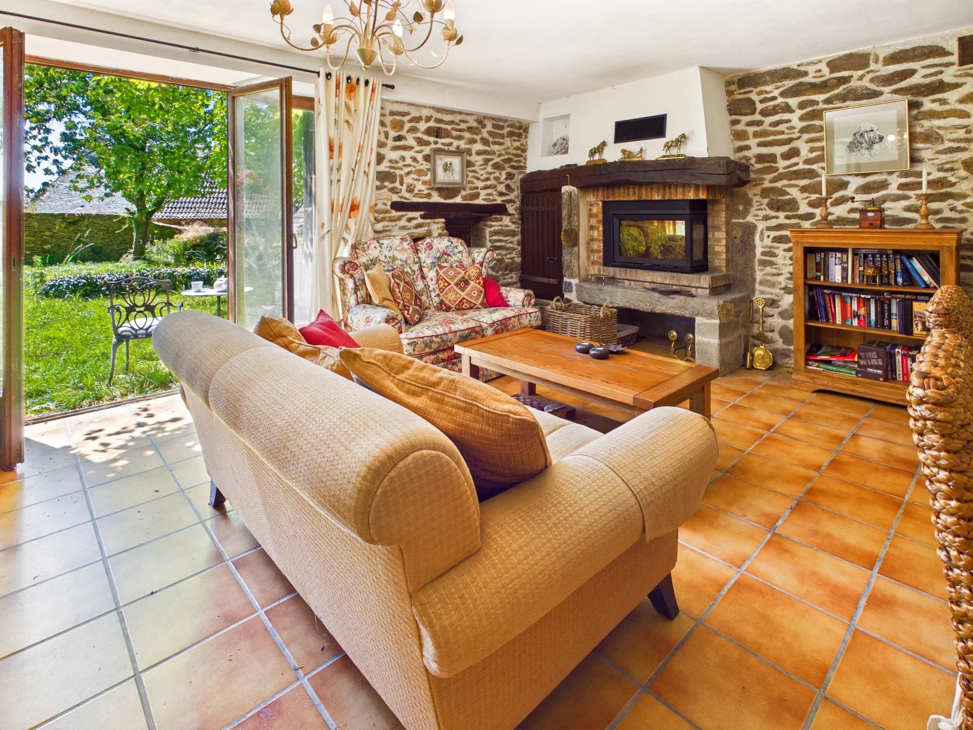 Charming 3-Bedroom Stone House in Lescure-Jaoul, Midi-Pyrénées – France – BVI84300