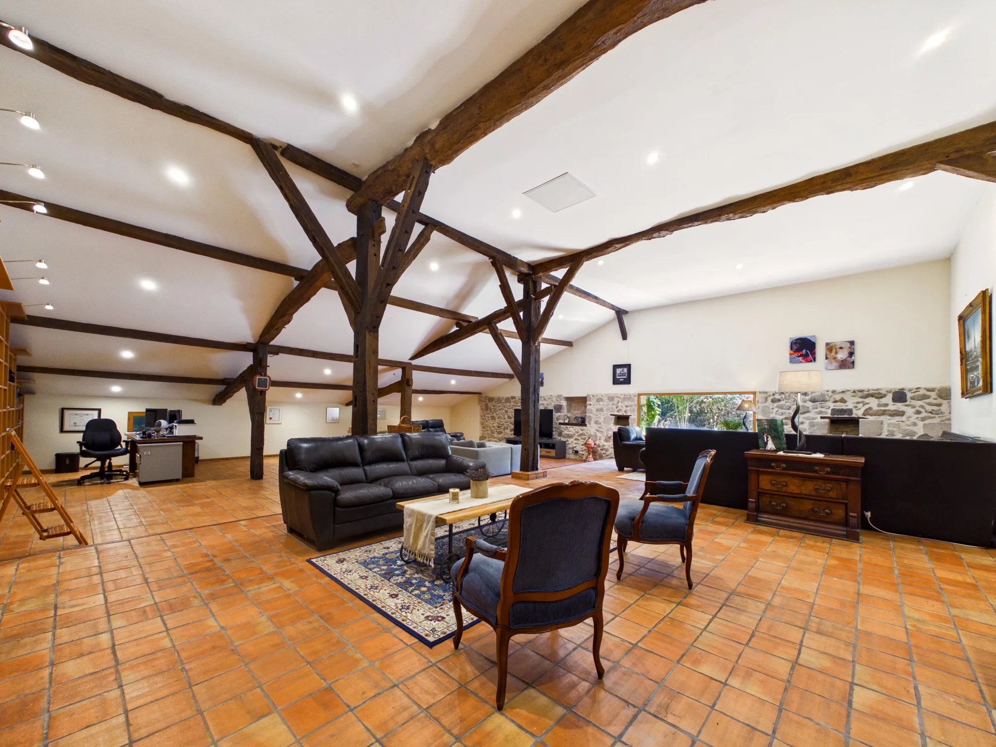 Fabulous stone house with pool within lovely gardens, Aquitaine – France – BVI85949