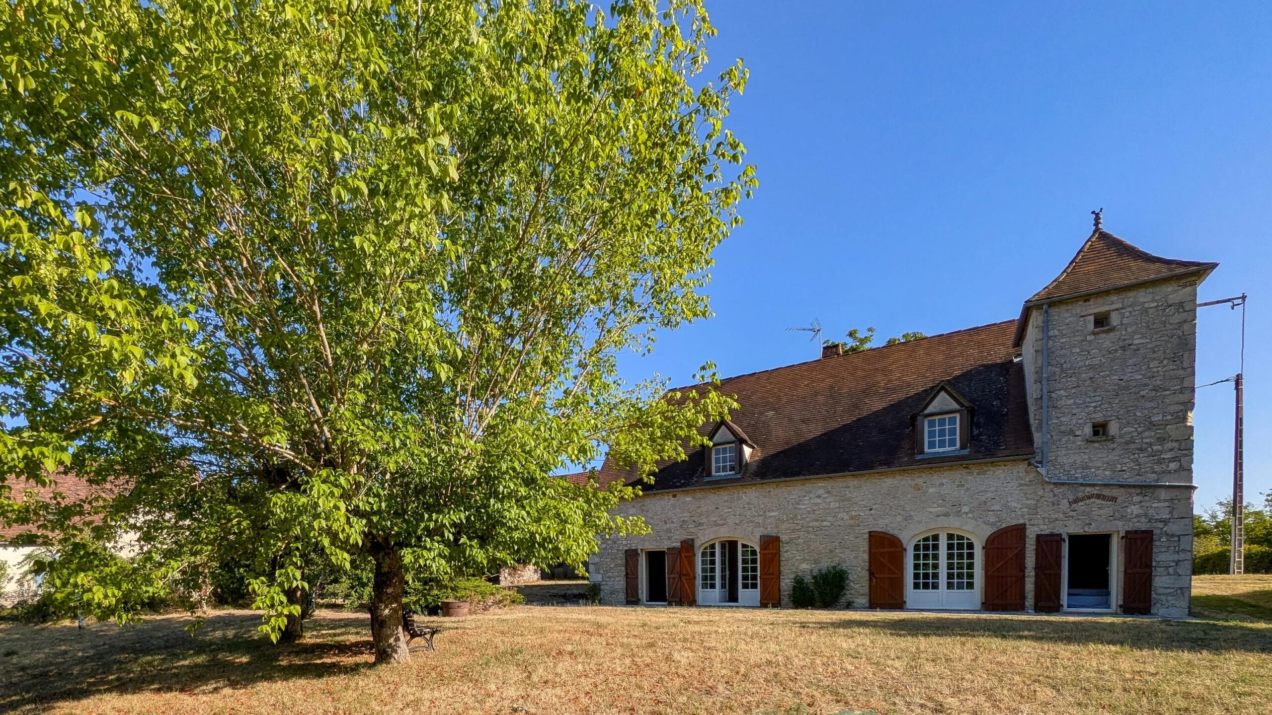 Charming Stone Farmhouse with Outbuildings – close to Rocamadour and Martel, Midi-Pyrénées – France – BVI86556