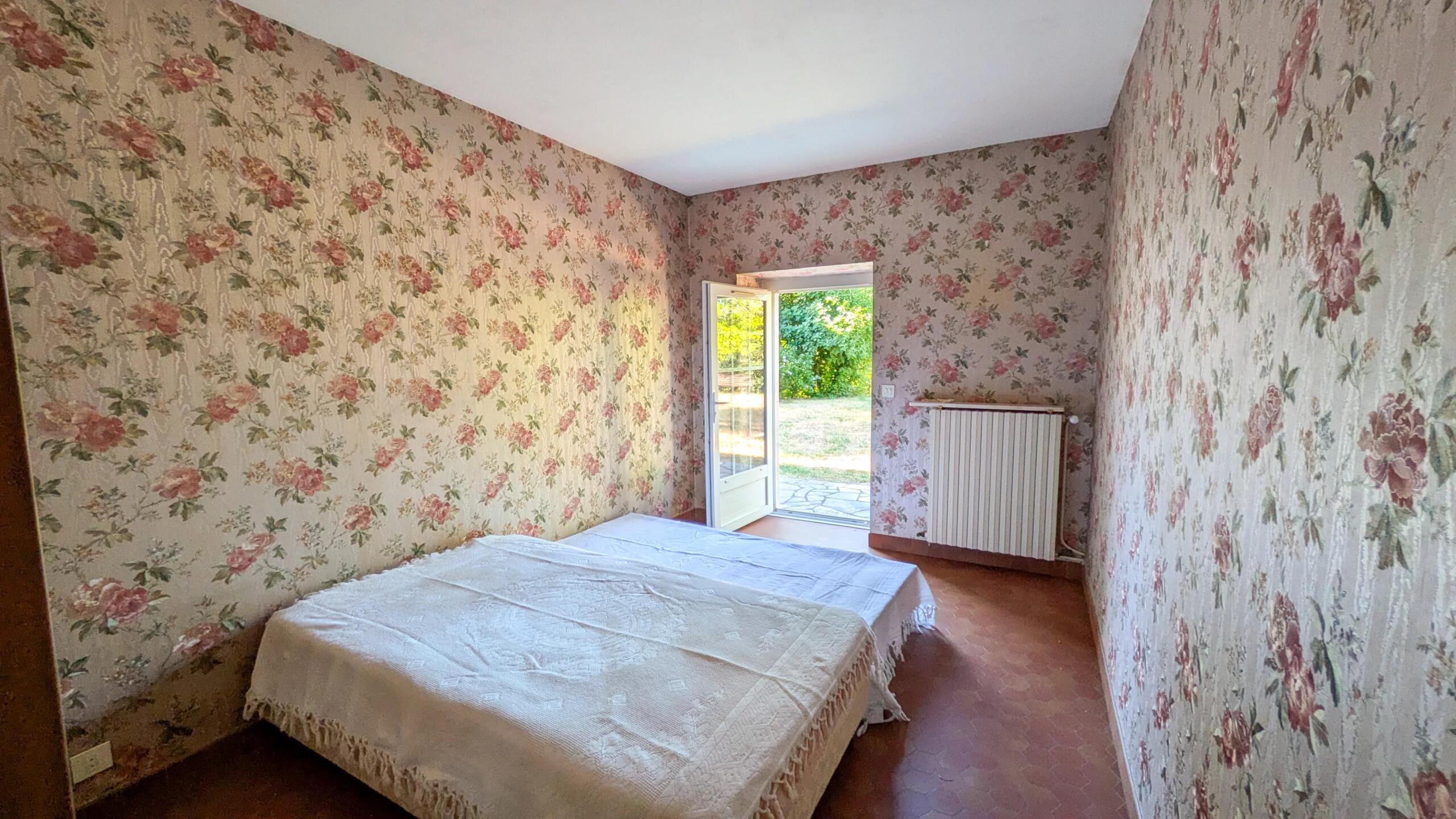 Charming Stone Farmhouse with Outbuildings – close to Rocamadour and Martel, Midi-Pyrénées – France – BVI86556