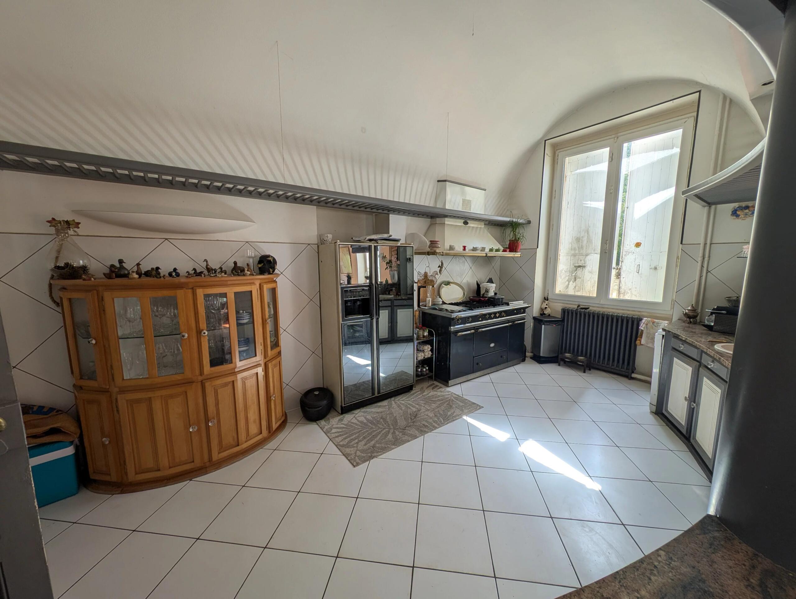 Manor house with 120 acres of land plus outbuildings, Aquitaine – France – BVI86492