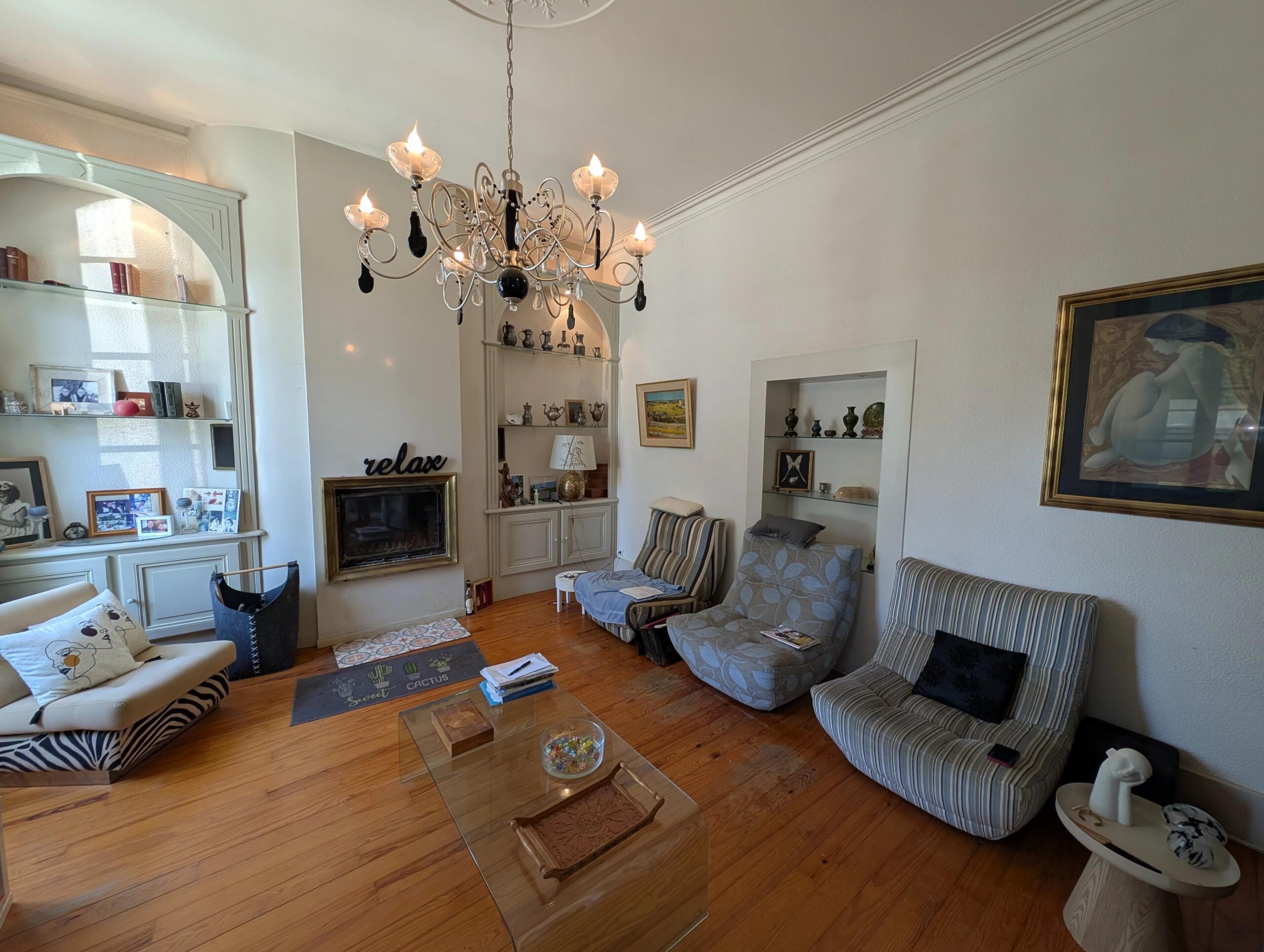 Manor house with 120 acres of land plus outbuildings, Aquitaine – France – BVI86492