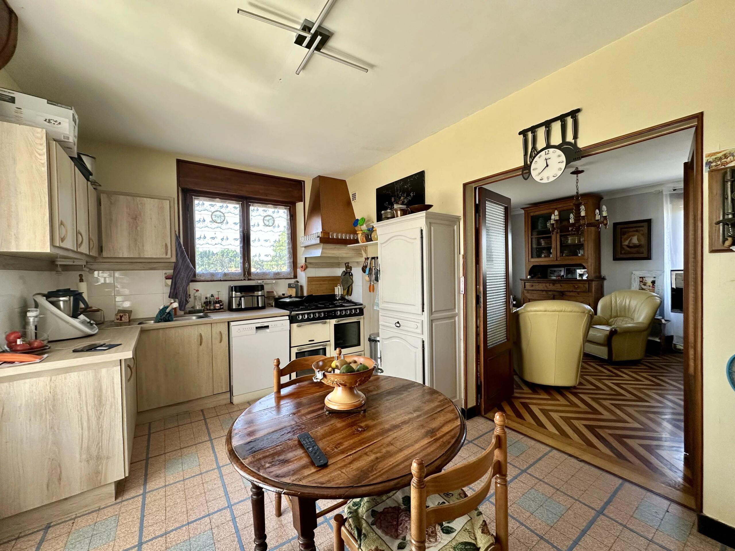 Family home situated near to a popular riverside village, Aquitaine – France – BVI86489