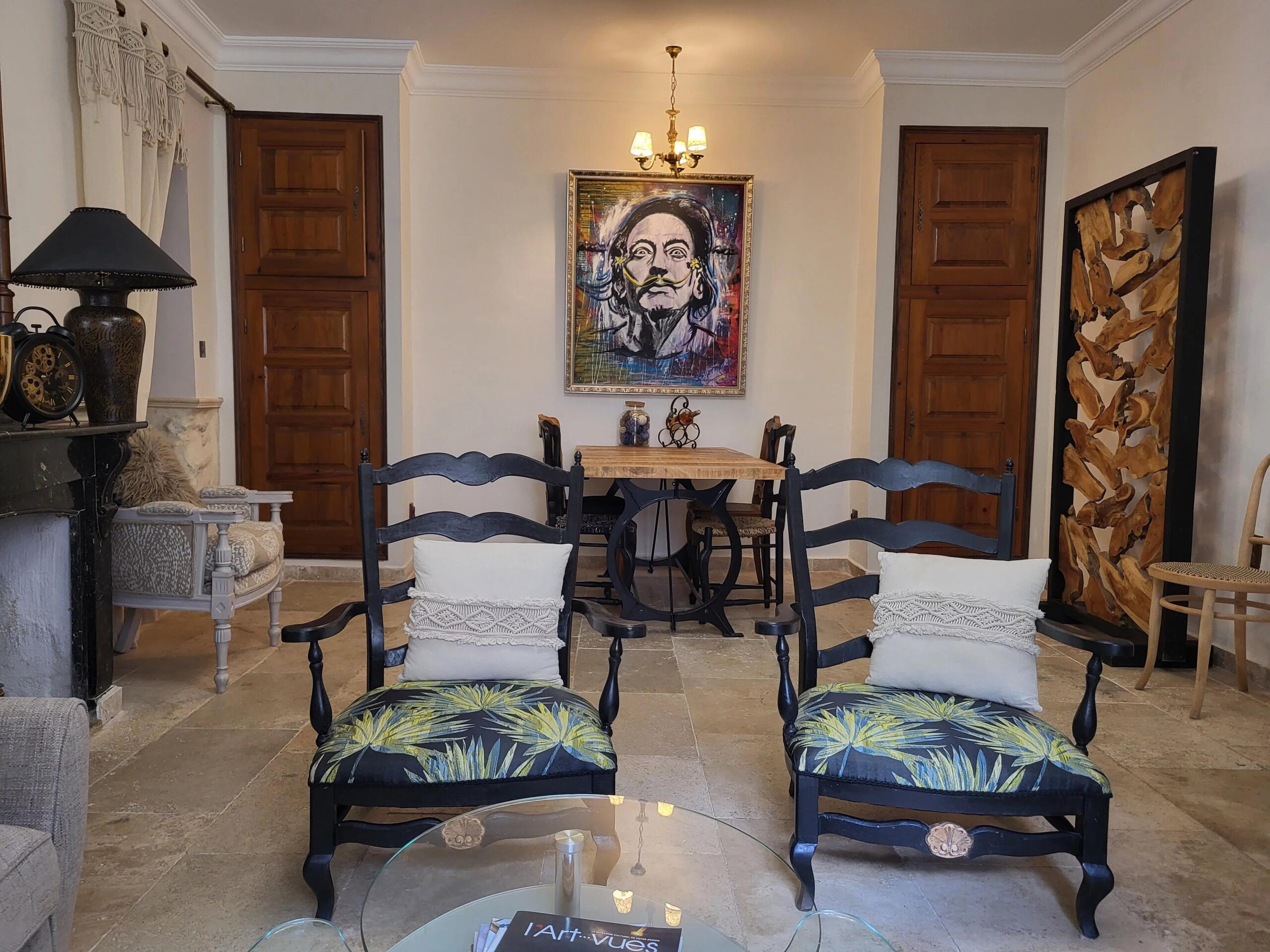 Character Property with great Guest House Potential with 5 en suite bedrooms, Languedoc-Roussillon – France – BVI85732