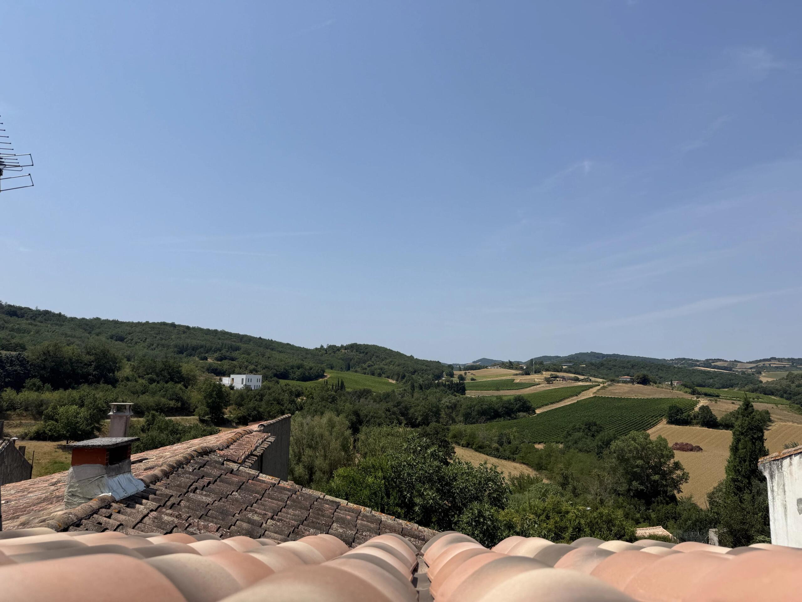 Charming character 2 bedroom, 2 bathroom village house, Languedoc-Roussillon – France – BVI76324