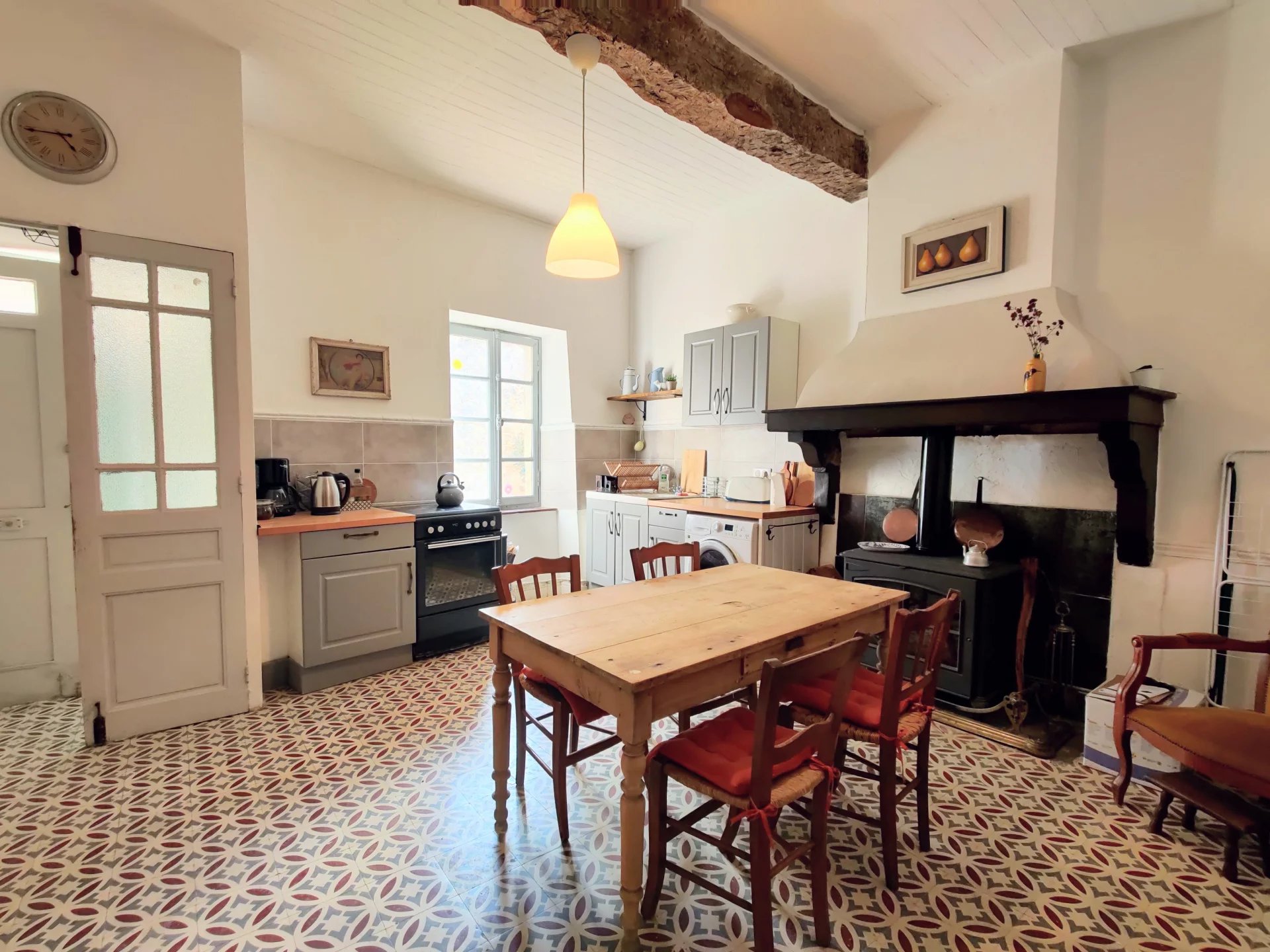 Charming character 2 bedroom, 2 bathroom village house, Languedoc-Roussillon – France – BVI76324